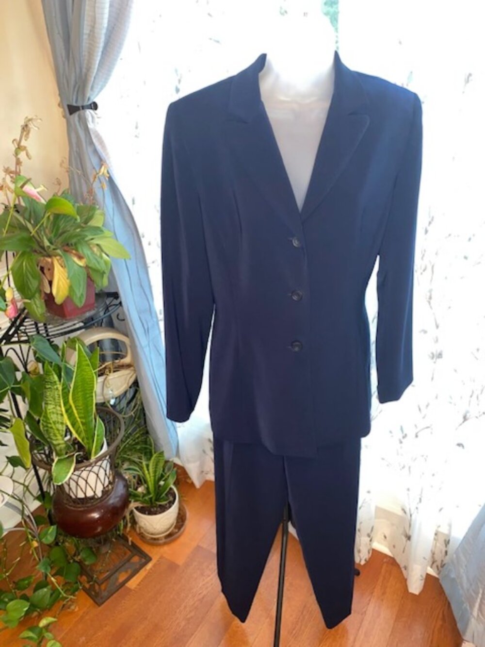 Vianco Paris Women's 2-Piece Pant Suit – Dark Navy Blue, Size 10